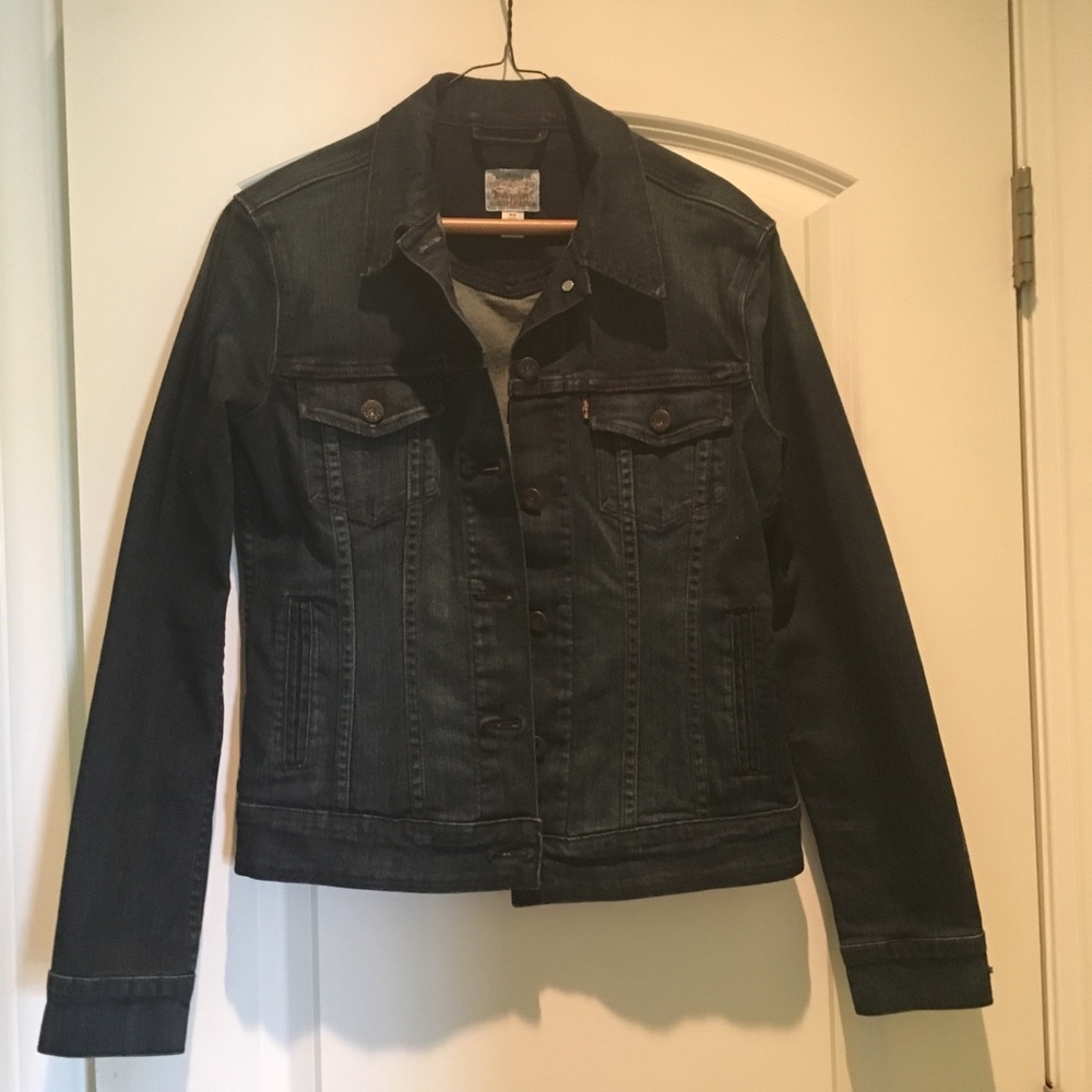 Levis jean jacket size M